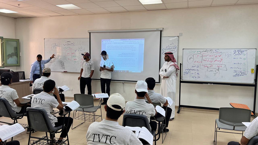 زيارة مشرف الكليات